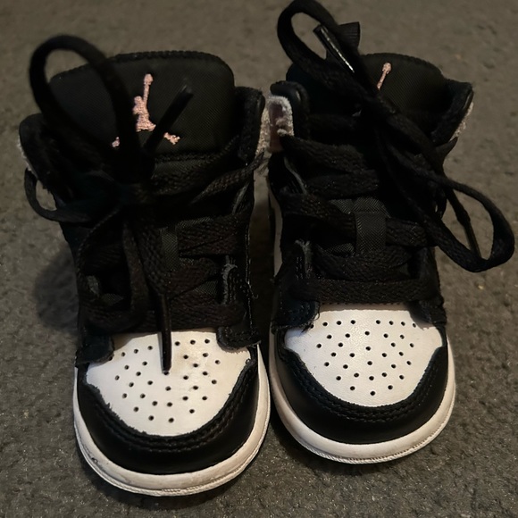 Size 4c good condition - Picture 2 of 3